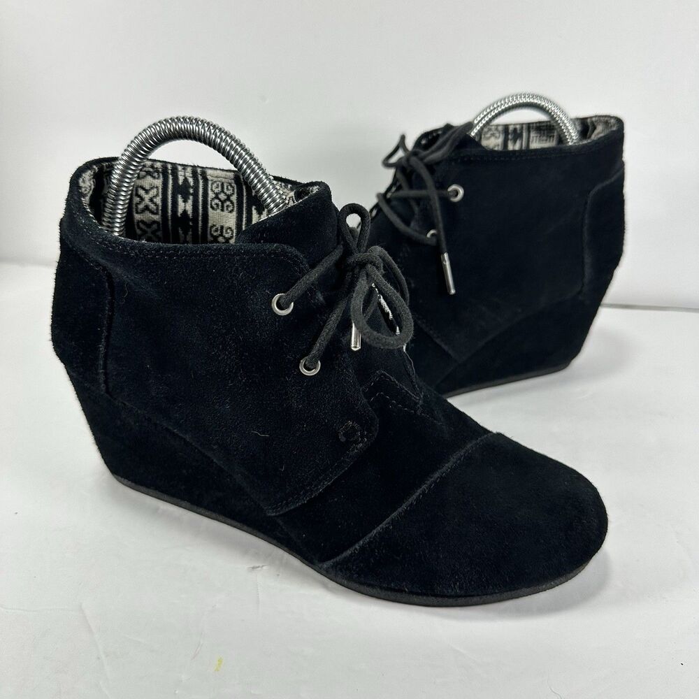 TOMS Desert Wedge Booties Black Suede Lace Up Ankle Boots Women’s 9